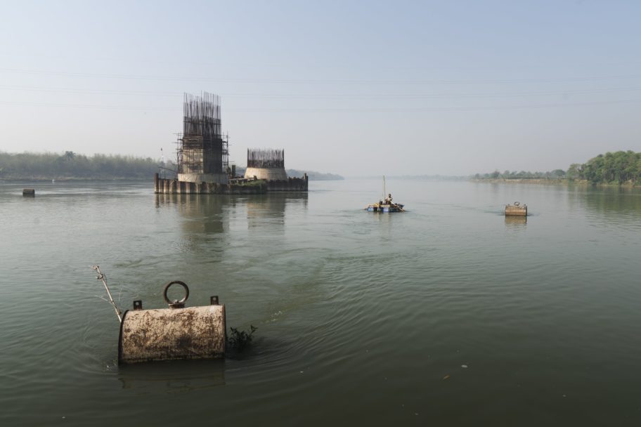 Alex Bellini - Navigazione su Hooghly - 10 Rivers 1 Ocean